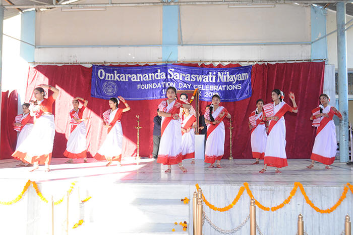 saraswati vandana dance